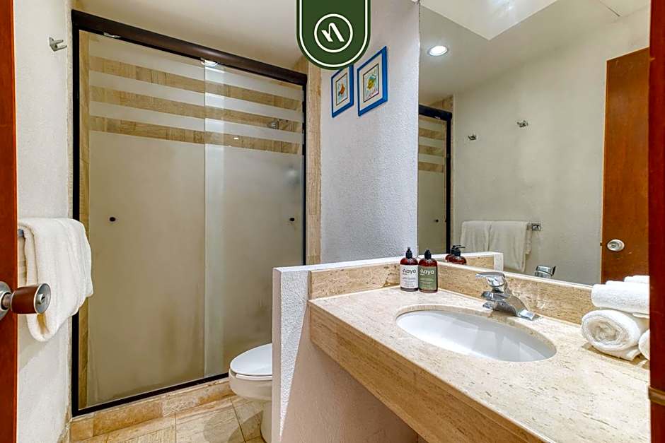 2BR Condo with Private Blacony - Oceean View