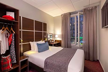 Classic Double Room with Street View