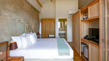 Deluxe Balcony Apartment - 1 bedroom