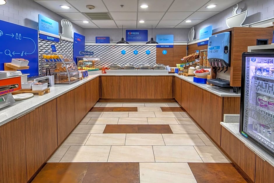 Holiday Inn Express Hotel & Suites Crossville By IHG