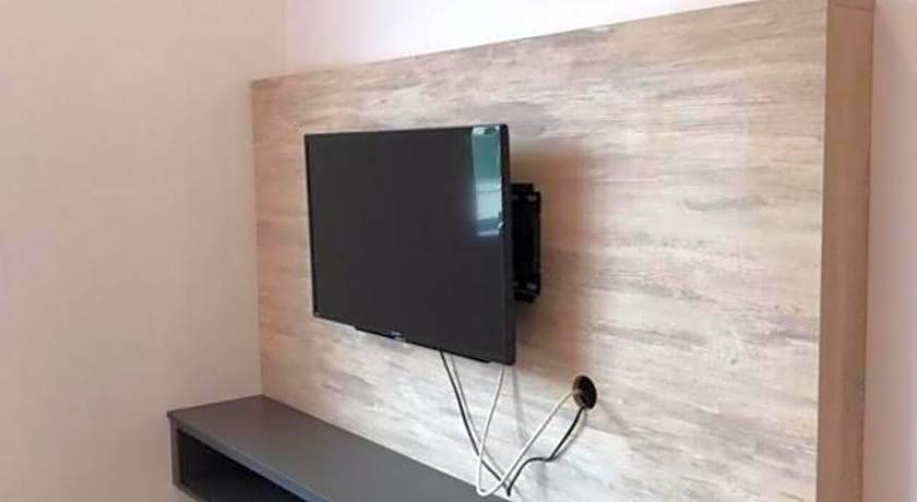 OYO 44099 Tt Dorf Hotel