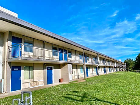 Motel 6 Forrest City AR