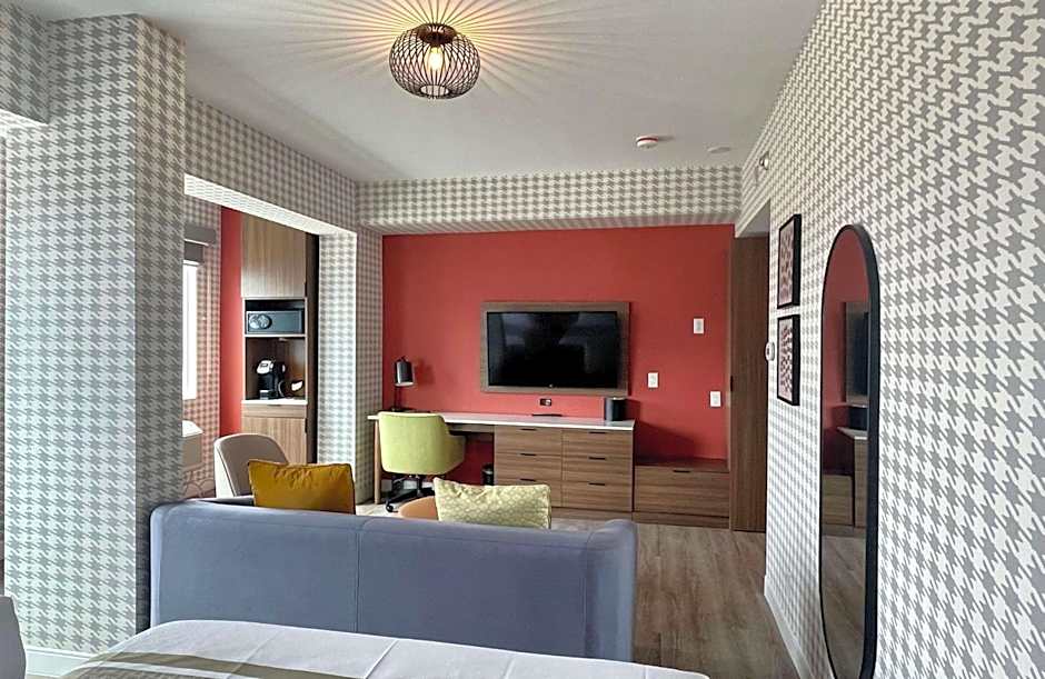 Superior Shores Hotel, Signature Collection