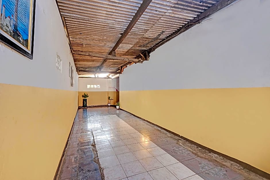 SPOT ON 92983 Hotel Ayu