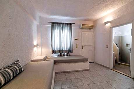 Classic Quadruple Room