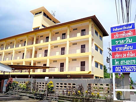 Jirasin Ranong Apartment