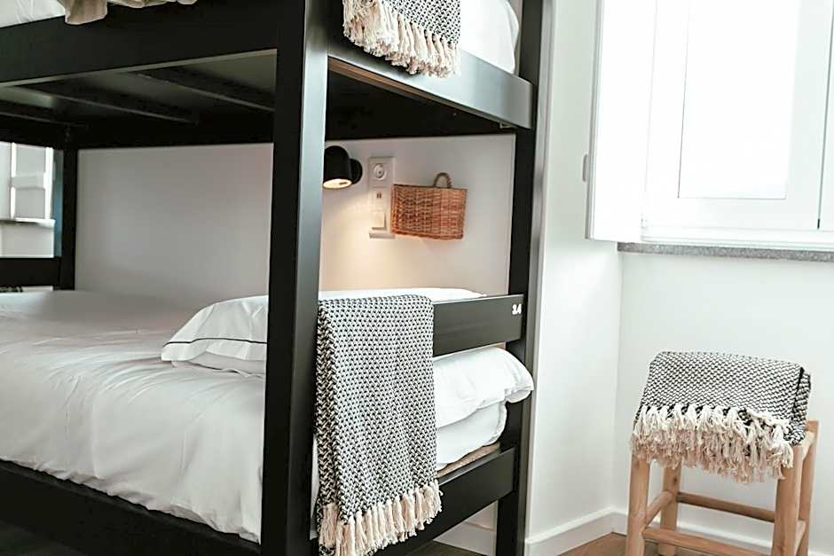Aires Hostel