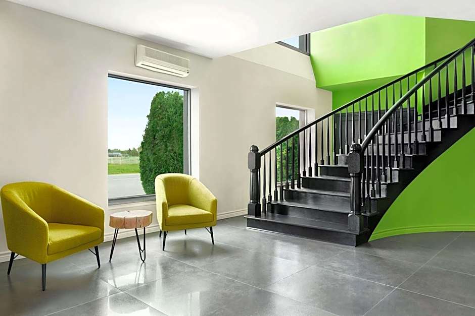 Travelodge by Wyndham Rigaud