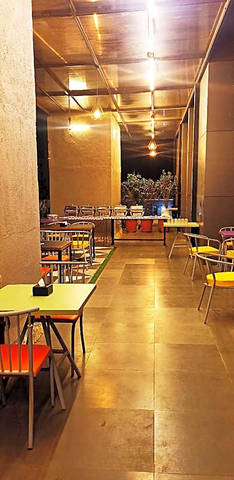 StayBird - B Suite Business Hotel 