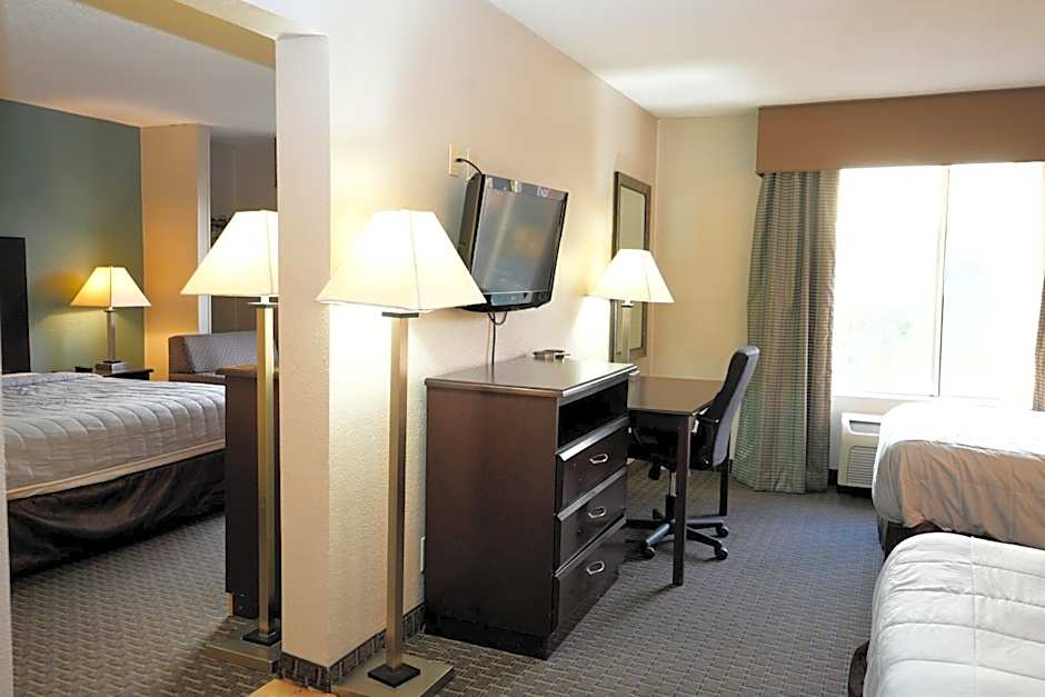 Copley Inn & Suites, Copley - Akron