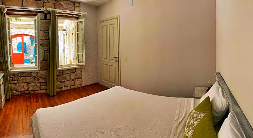 Oberj d'Azur Alacatı