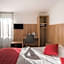Brit Hotel Plaisance A9/A61