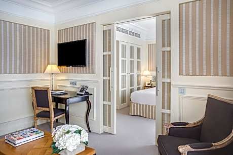 Junior Suite with City View