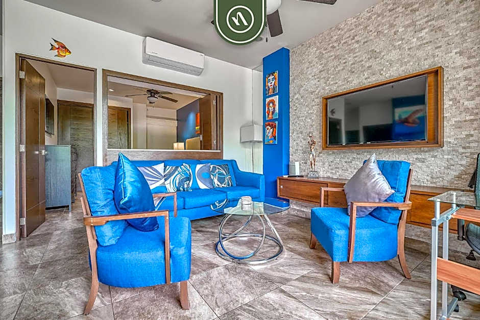 1 BR Condo - Amazing Sunsets Froom the Roof - Pool