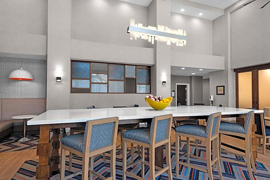 Hampton Inn By Hilton & Suites Pensacola I-10 N At University Town Plaza