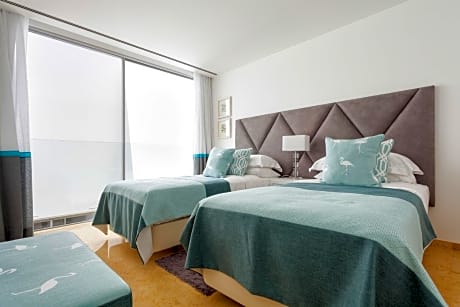 Premium Two-Bedroom Townhouse Terrace