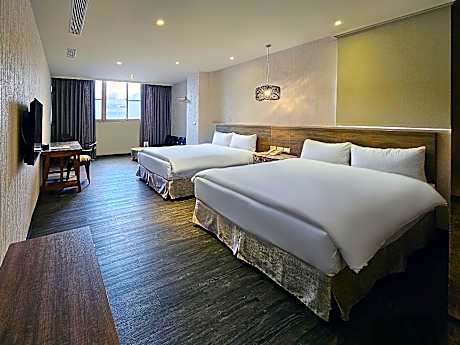 Deluxe Quadruple Room