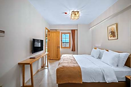 Premium Quadruple Room