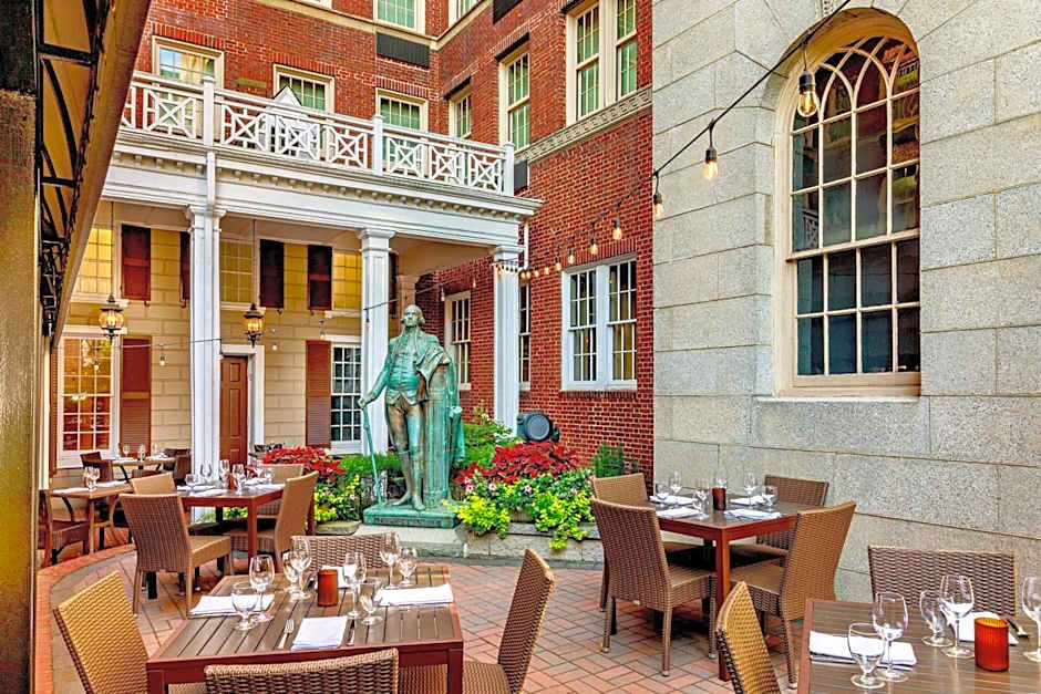 Sheraton Commander Hotel