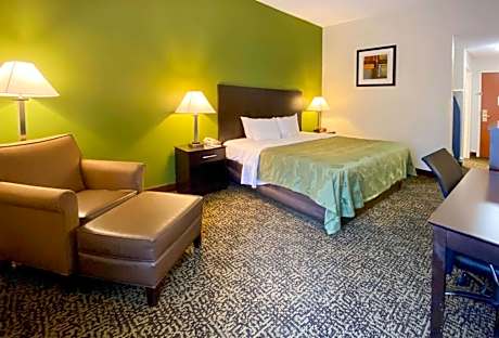 1 King Bed Efficiency Suite Nonsmoking