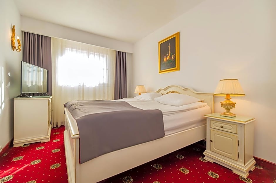 Hotel Imparatul Romanilor