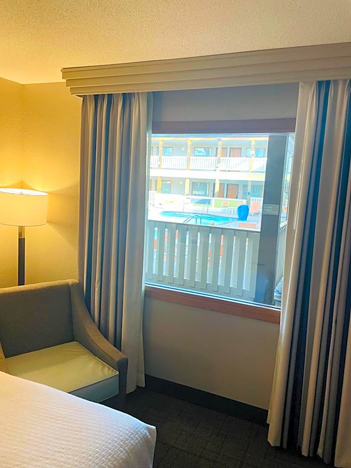 Best Western Plus Dubuque Hotel And Conference Center