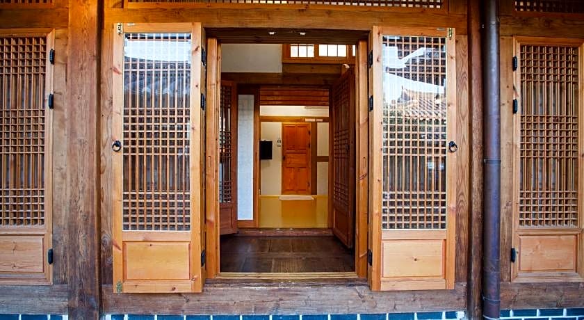 Gaeunchae Hanok Guesthouse Jeonju 2 (Korea Quality)