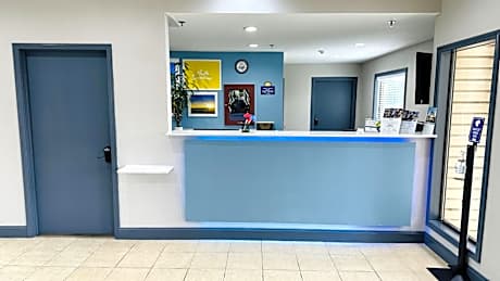 Days Inn & Suites by Wyndham Wynne