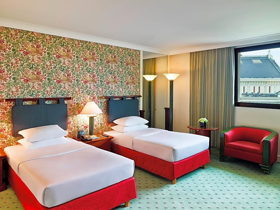 Photo 1 of 4 of Hilton Deluxe Twin Room