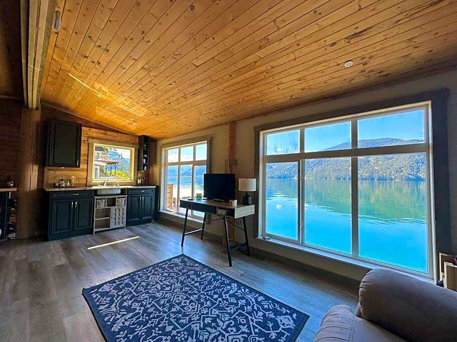 Private Ozarks Island Retreat