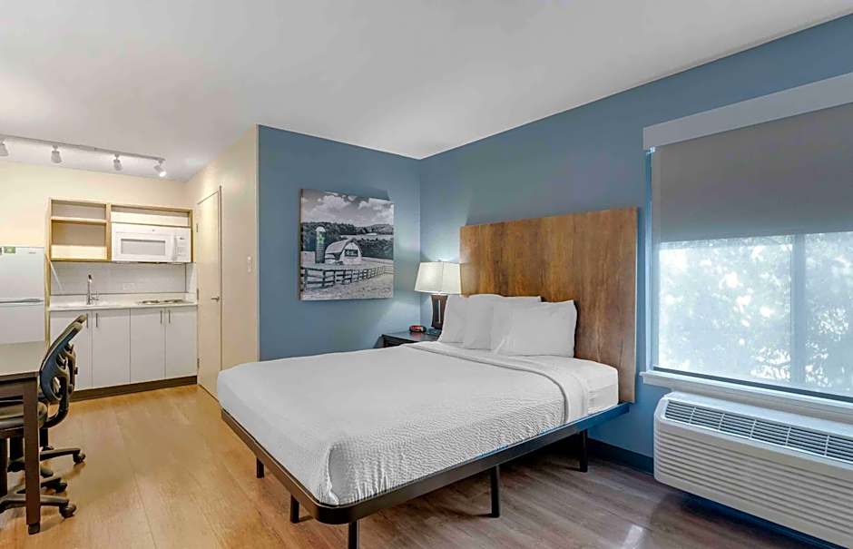 Extended Stay America Suites - San Francisco - San Mateo - SFO