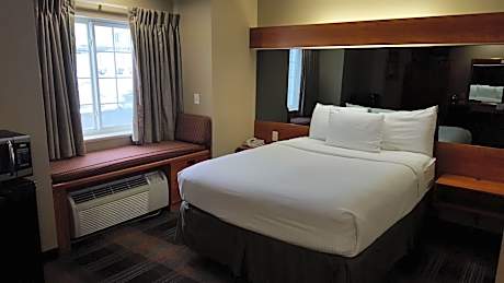 Queen Room - Non-Smoking