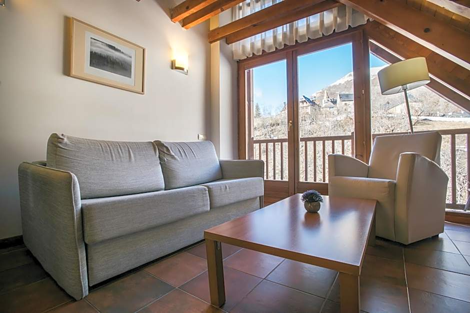 Apartamentos SNO Mont Romies Unhola