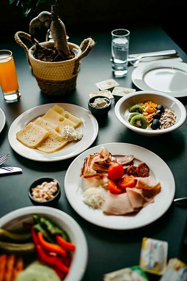 Basekamp Mountain Budget Hotel