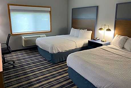 Queen Room with Two Queen Beds - Non-Smoking/Pet Friendly