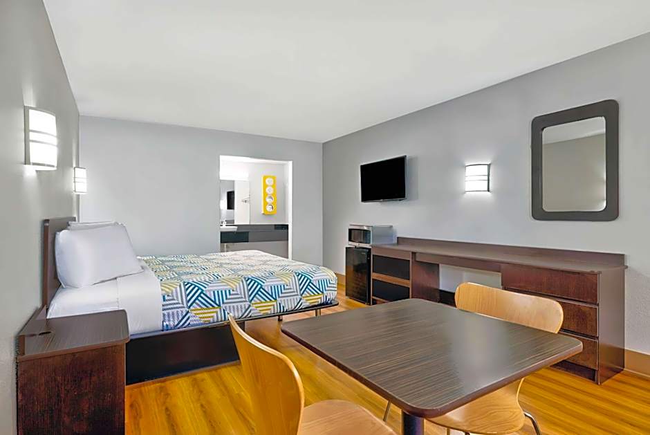 Motel 6-Plano, TX - Plano Northeast