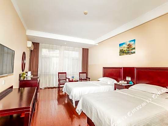 GreenTree Inn QinYang Middle HuaiFu Road Express Hotel