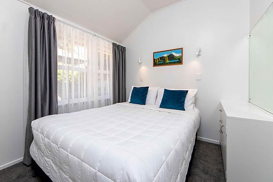 Photo 1 of 9 of Standard 1 Queen Bed