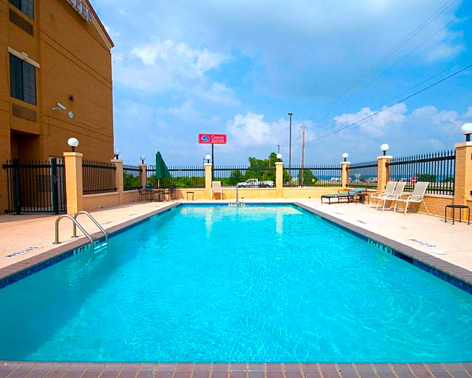 Comfort Suites Lake Ray Hubbard – Rowlett, TX