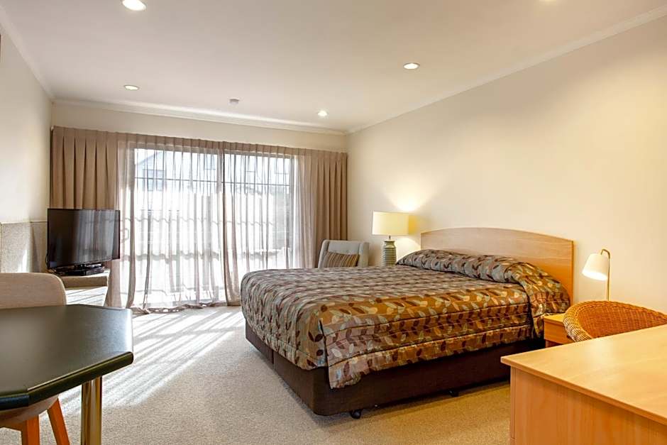 Greenlane Manor Motel