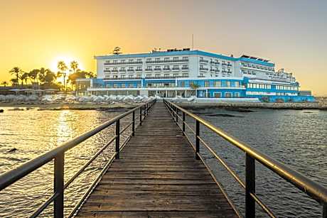 Arkin Palm Beach Hotel