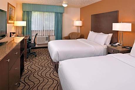 Queen Room with Two Queen Beds - Accessible/Non-Smoking