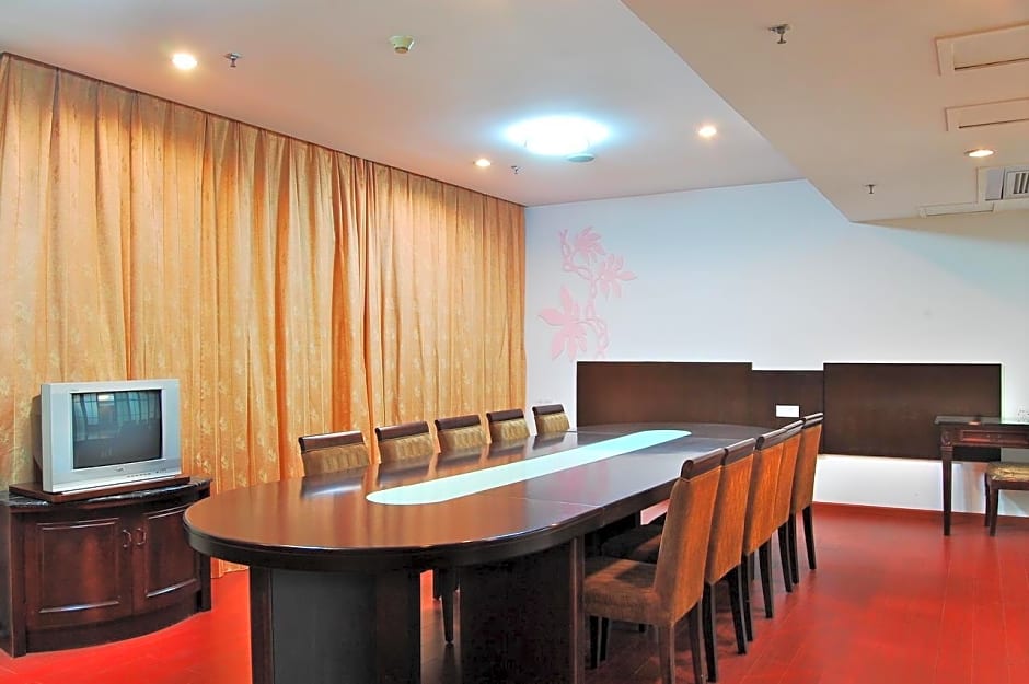 Xinhua Hotel