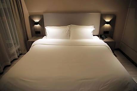 Huazhu - Superior BedRoom