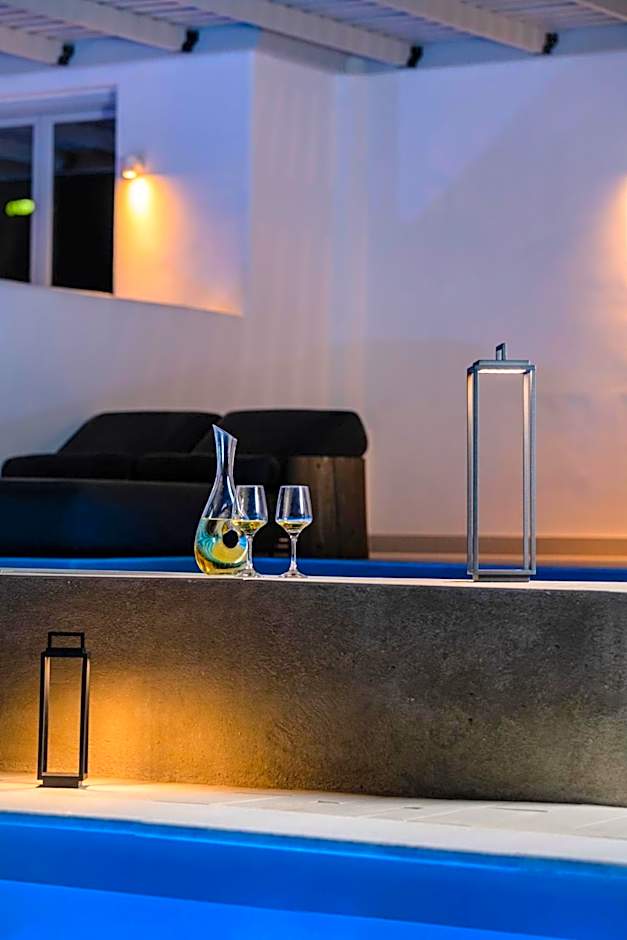 Quartano Suites by Heliessa, Adults Only