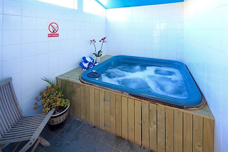 Onetangi Beach Apartments