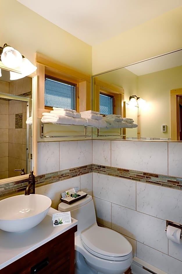 Adirondack Spruce Lodge