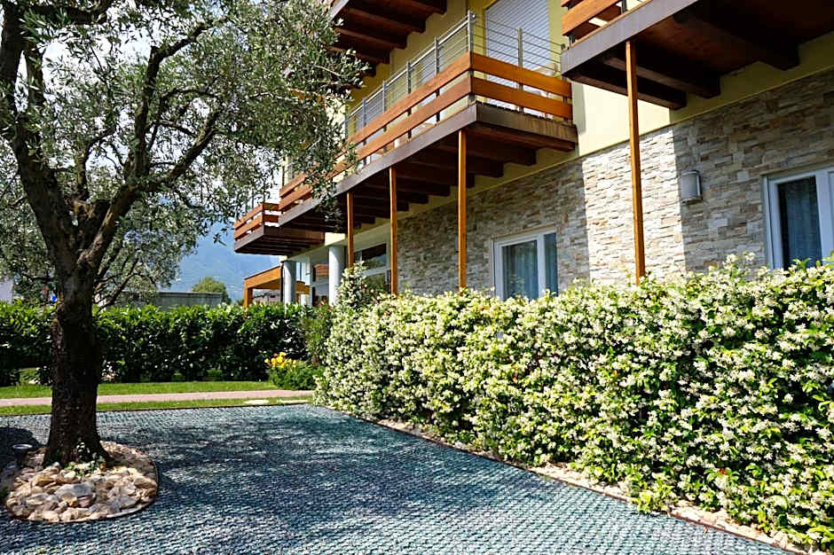 Residence Rivachiara (check-in at Hotel Riviera in Viale Rovereto, 95)