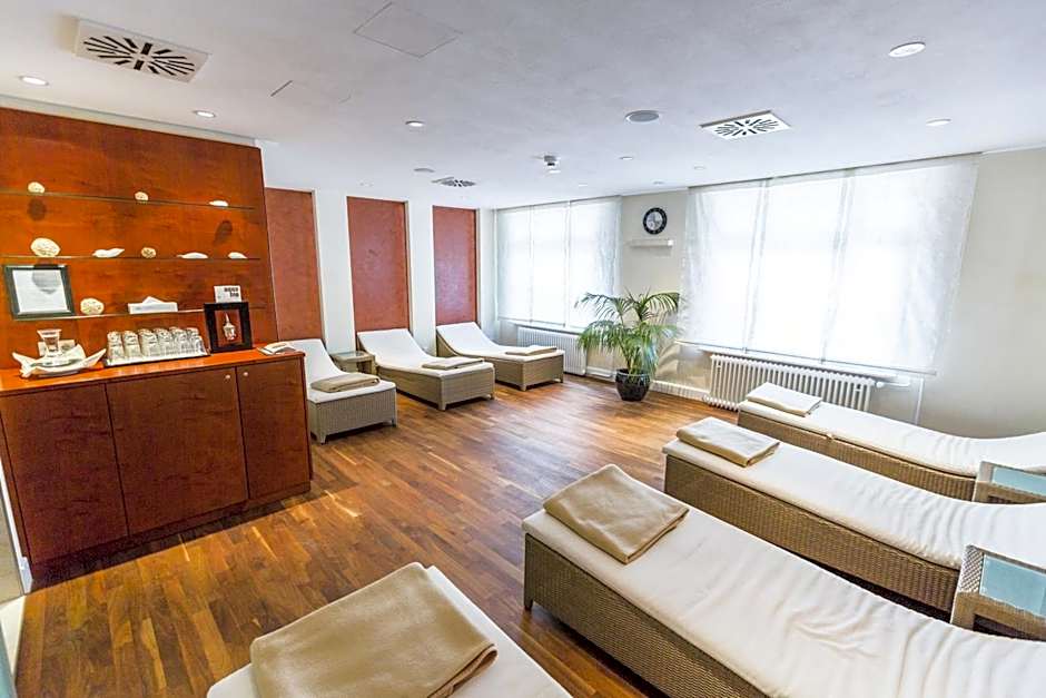 HELIOPARK Bad Hotel Zum Hirsch