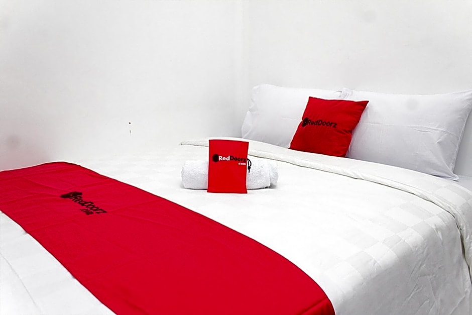 RedDoorz @ Galuh Mas